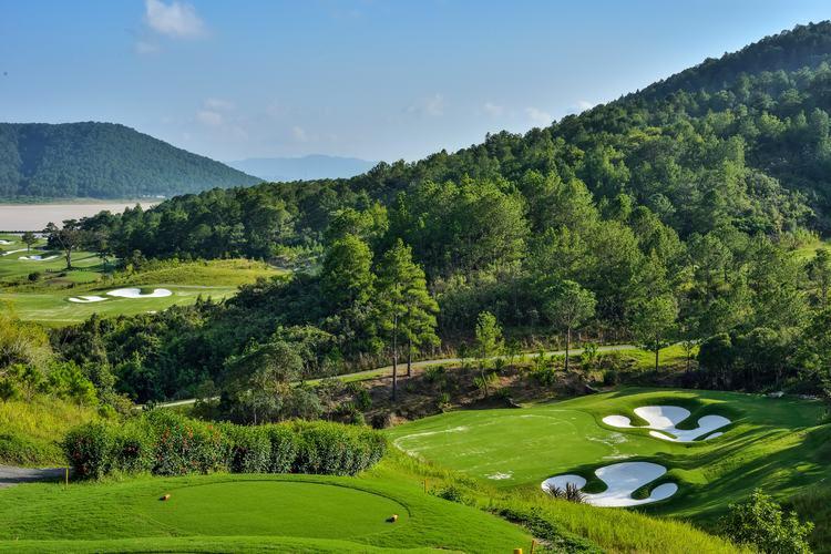 Experiencing Enjoyable Golf Tour in the South Vietnam 8 Days